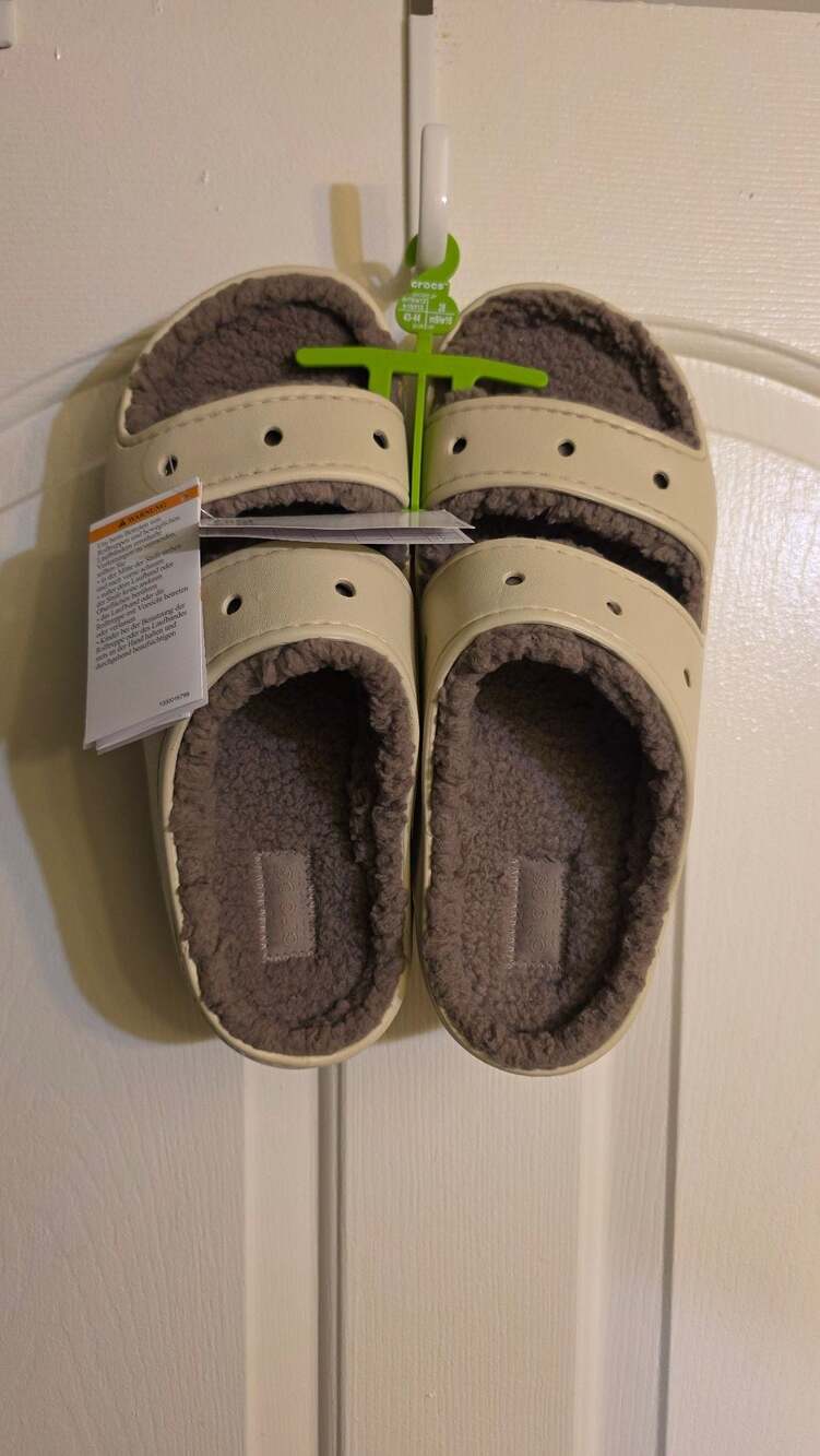 Crocs Classic Cozzzy Sandal (Model 207446-2YC)